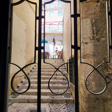 Alfama Apartments Services Лиссабон Экстерьер фото