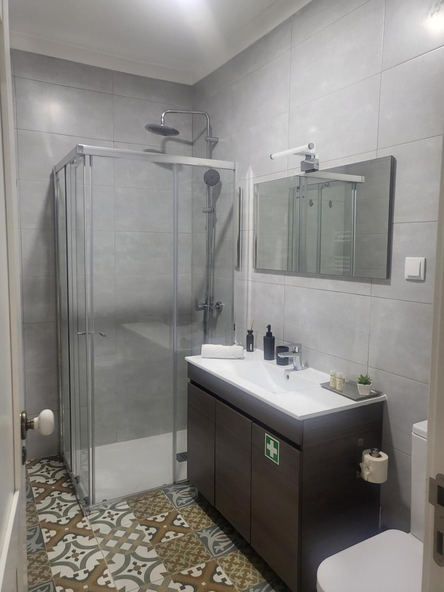 Alfama Apartments Services Лиссабон Экстерьер фото